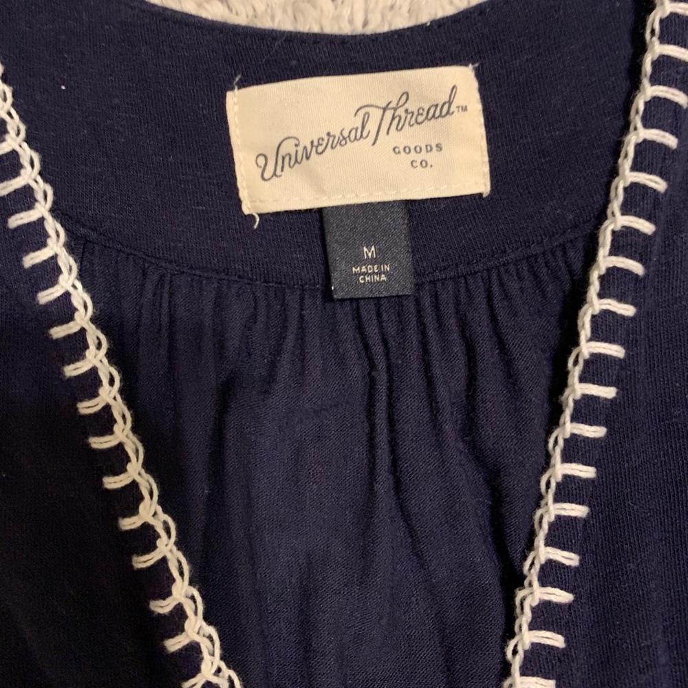 Universal Thread Top - Picture 2 of 3